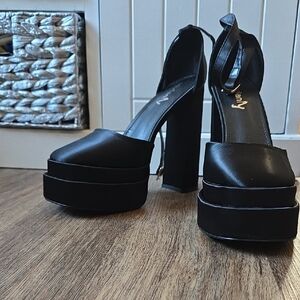 Vivianly Black Satin Platform Heels